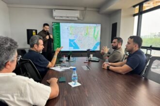 Prefeitura de Manaus amplia ordenamento de cabos com sistema e tecnologia no centro da capital 